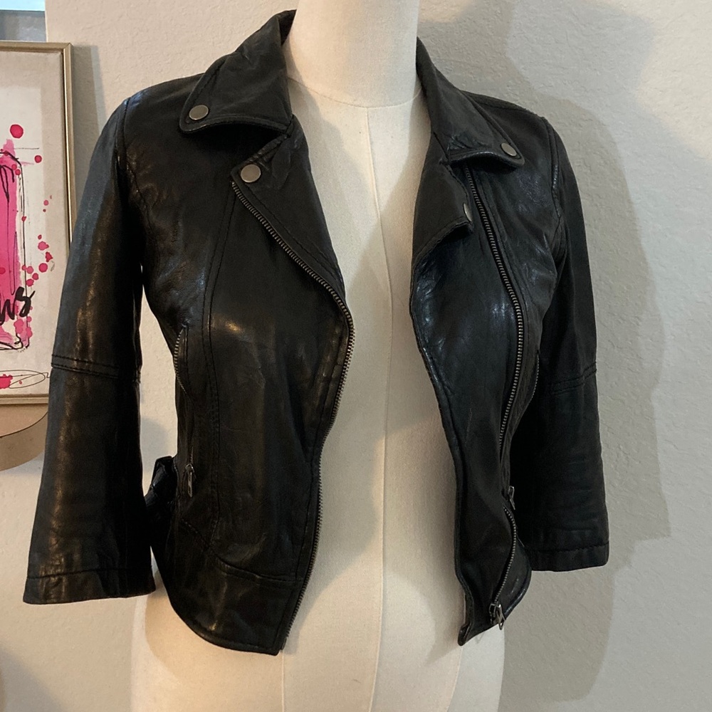 Bershka Cropped Black Leather Biker Jacket - Picture 2 of 7